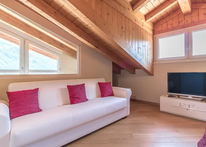 Tulipani 13 In Tremezzina Duplex Balcony With View 公寓