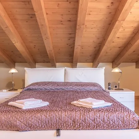 アパート Tulipani 13 In Tremezzina Duplex Balcony With View